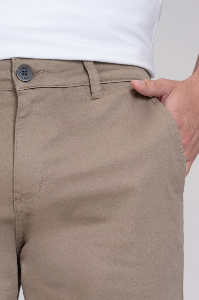 Bermuda Alfaiataria Chino Tailor Marrom