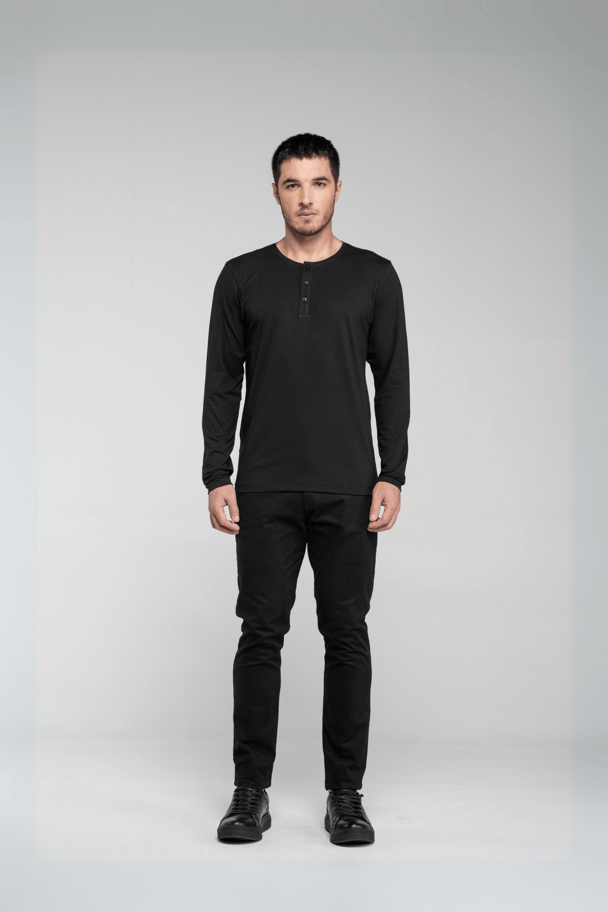 Camiseta Henley Manga Longa - Preto